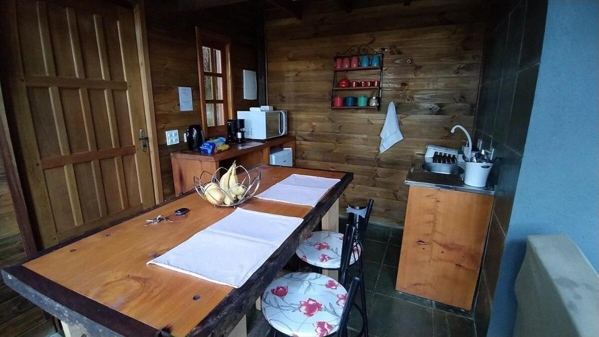 Chale Dos Tucanos- Parede De Vidro Com Linda Vista Campos do Jordão Eksteriør billede